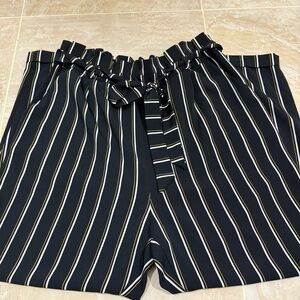 WORN 1X Pull&Bear Elastic High Waisted Paperbag Pants